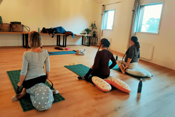 cours-yoga-prénatal-nantes-lucie-parvati